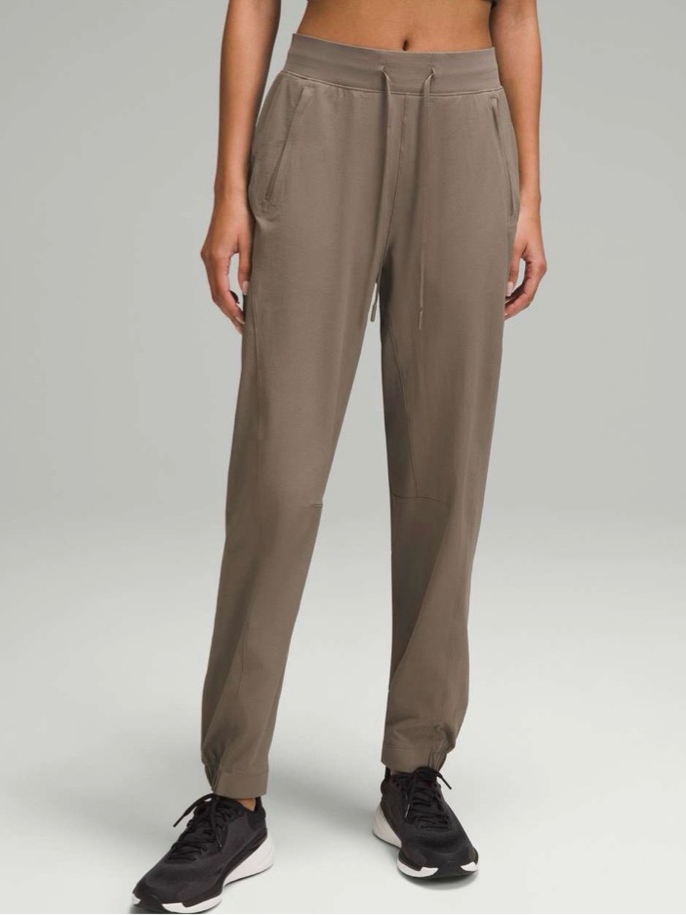 Lululemon License to Train High-Rise Pant
Nomad